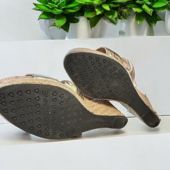 Adrienne Vittadini gold wedge sandals. Size 6.5 - Picture 3 of 8